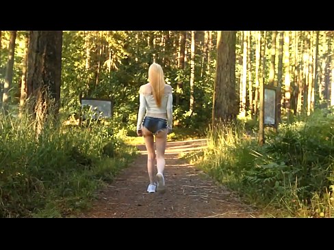 ❤️ Smuk kvinde bevæger sig langsomt, ikke nøgen video ☑ Anal porno at da.sexflashgame.ru ️❤